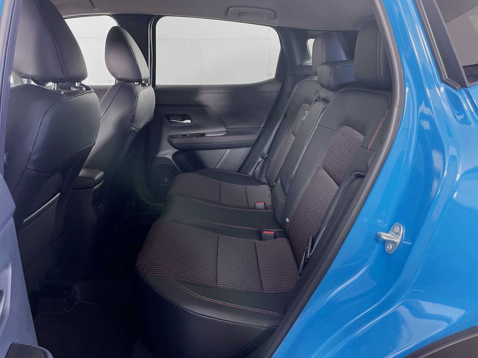 2025 Nissan Kicks SR photo 3