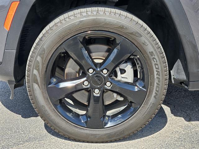 2024 Jeep Grand Cherokee Limited photo 7