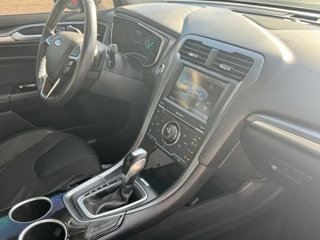 2013 Ford Fusion Titanium photo 22