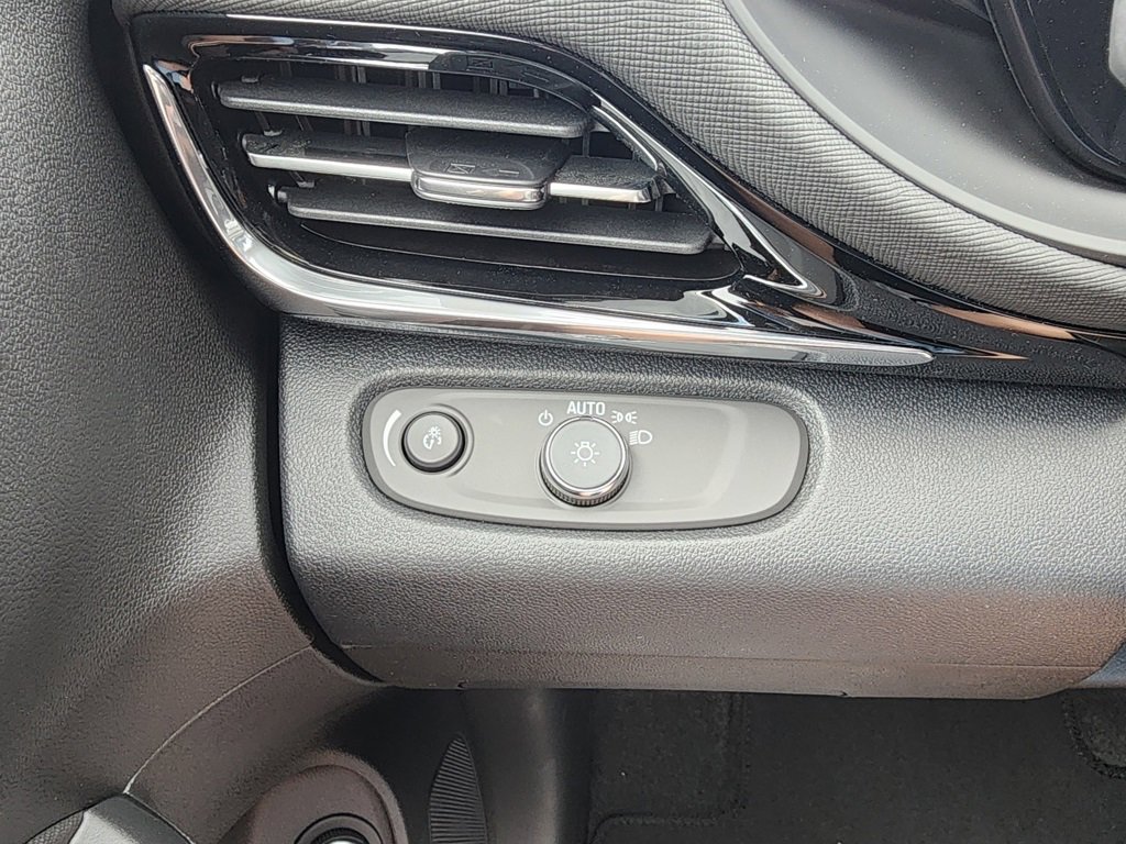 2025 Buick Envista ST photo 15