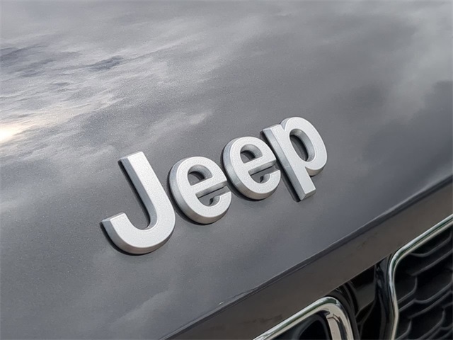 2025 Jeep Grand Cherokee Limited photo 11