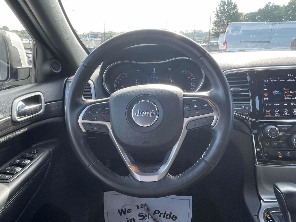 2021 Jeep Grand Cherokee Laredo X photo 17