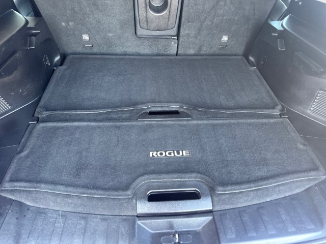 Used 2020 Brilliant Silver Metallic Nissan SV image 32