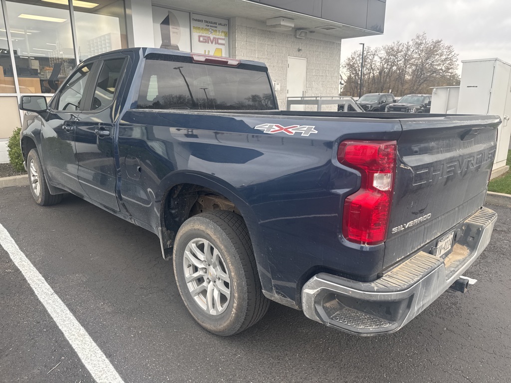 2021 Chevrolet Silverado 1500 LT photo 4