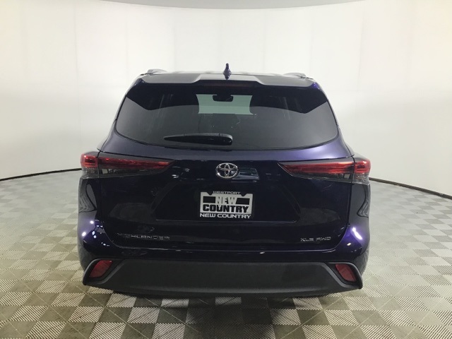 2021 Toyota Highlander XLE photo 6