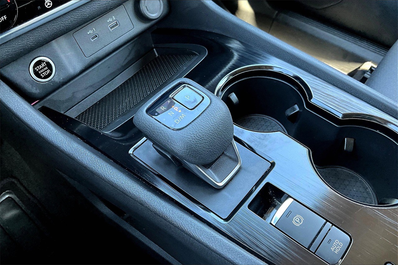 2023 Nissan Rogue SV photo 28
