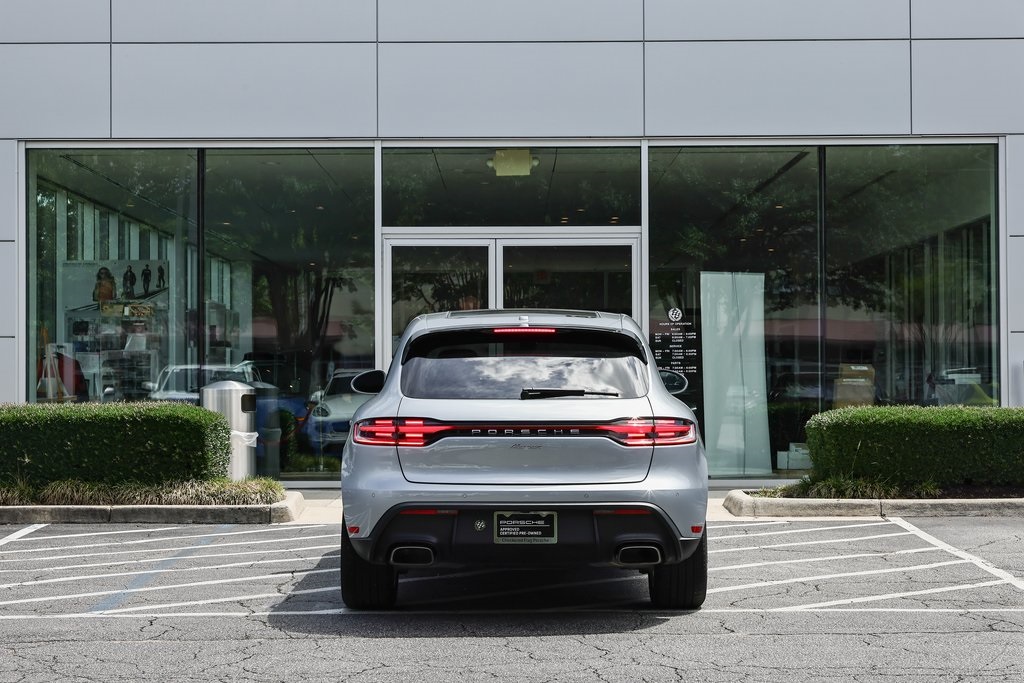 2024 Porsche Macan T photo 6