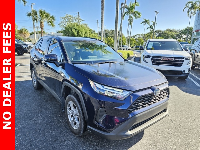 2024 Toyota RAV4 XLE's photo