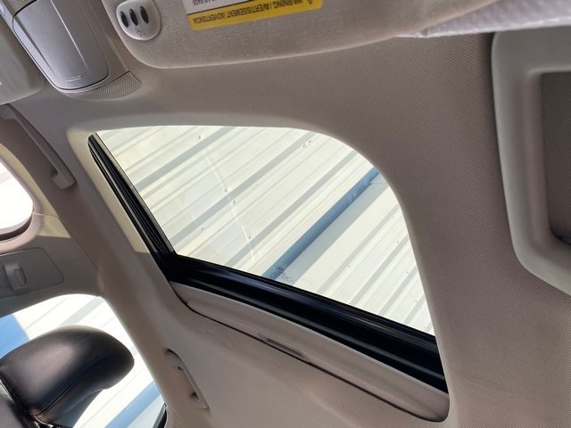 2014 Lincoln MKZ Base photo 16