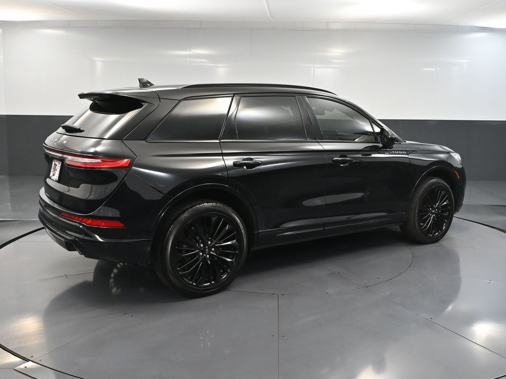 2023 Lincoln Corsair Reserve photo 3