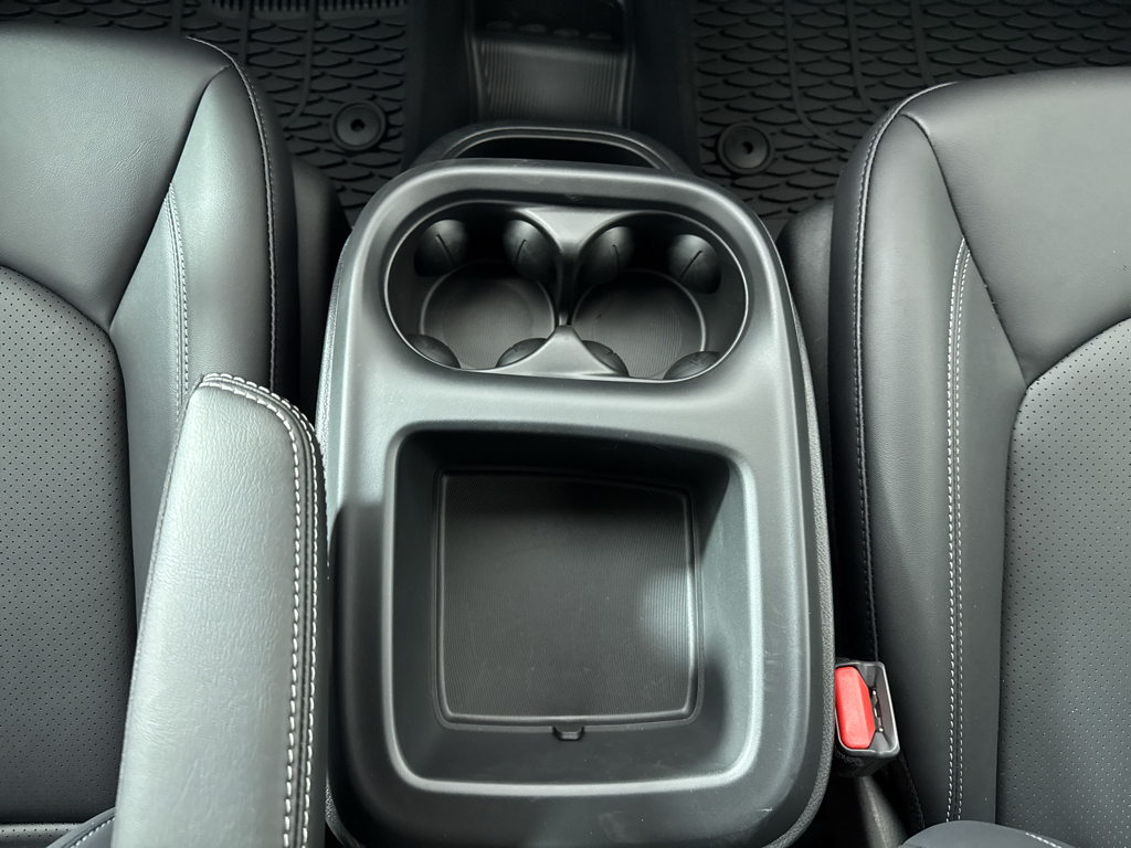 2025 Chrysler Pacifica photo 39