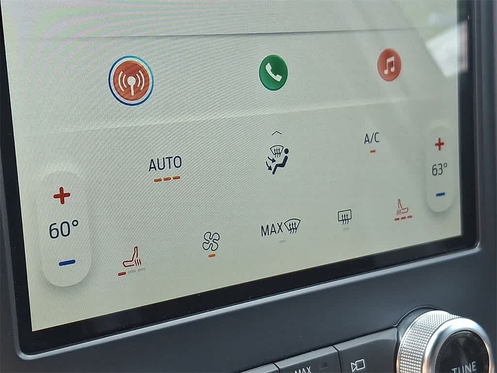 2023 Ford Edge ST photo 21