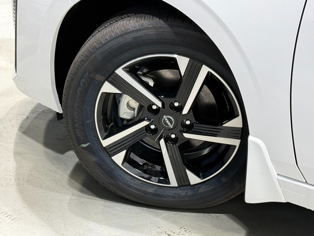 2025 Nissan Sentra SV photo 4