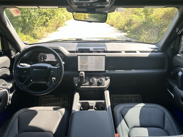 2025 Land Rover Defender 110 S photo 24
