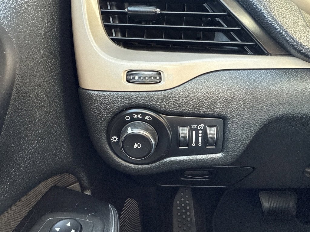 2014 Jeep Cherokee Latitude photo 26