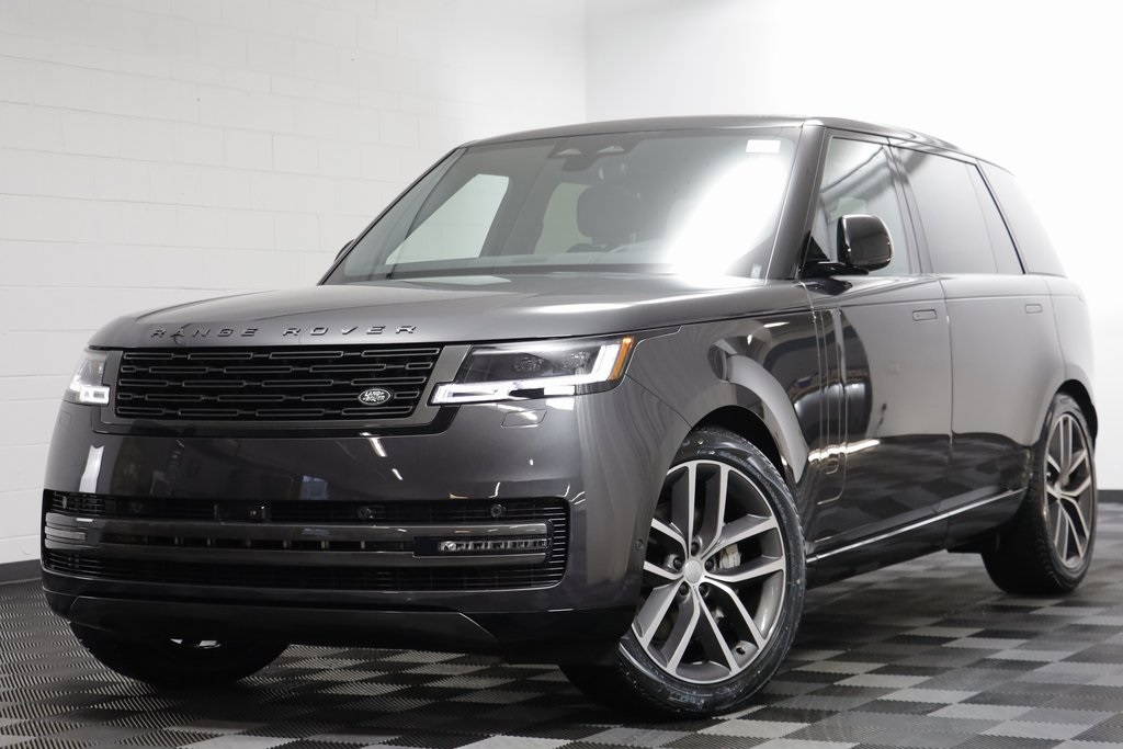 2025 Land Rover Range Rover SE's photo