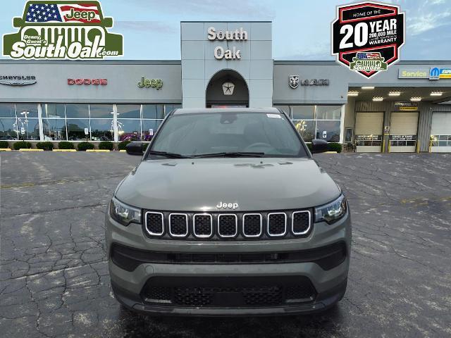 2023 Jeep Compass Sport photo 2