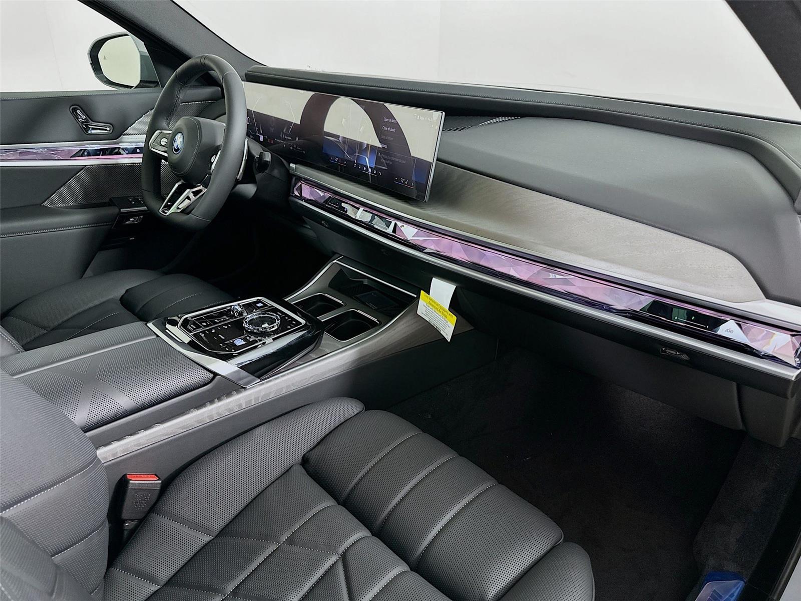 2026 Bmw 750e photo 27