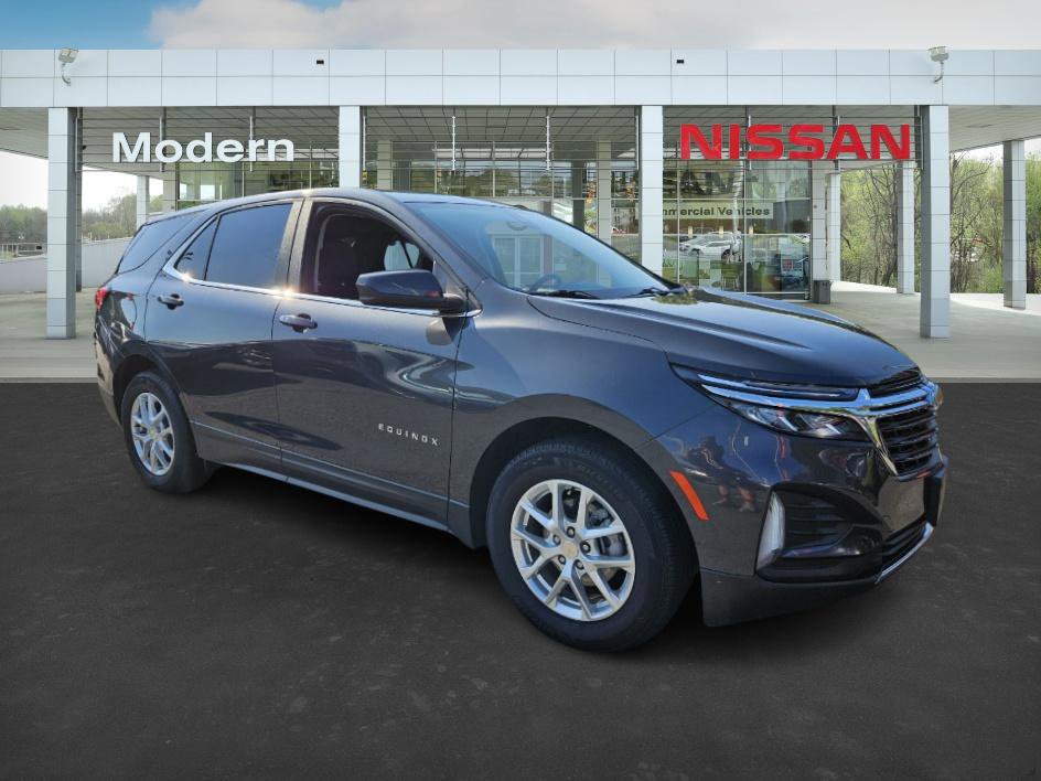 2023 Chevrolet Equinox LT photo 2