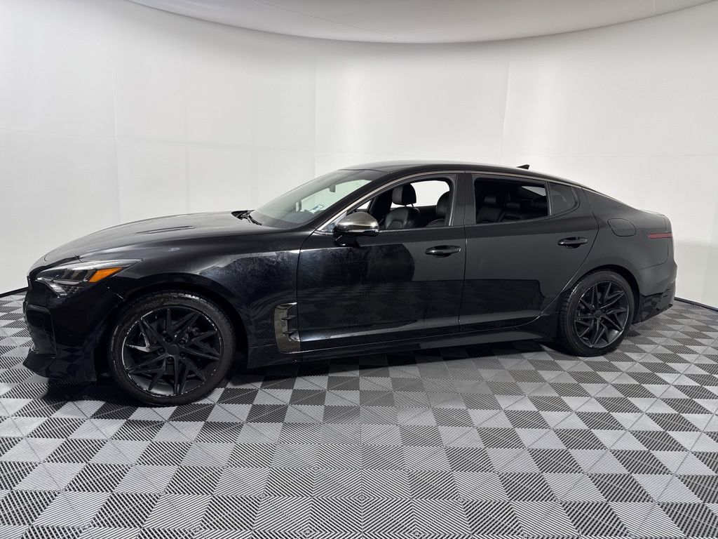2022 Kia Stinger GT-Line photo 3
