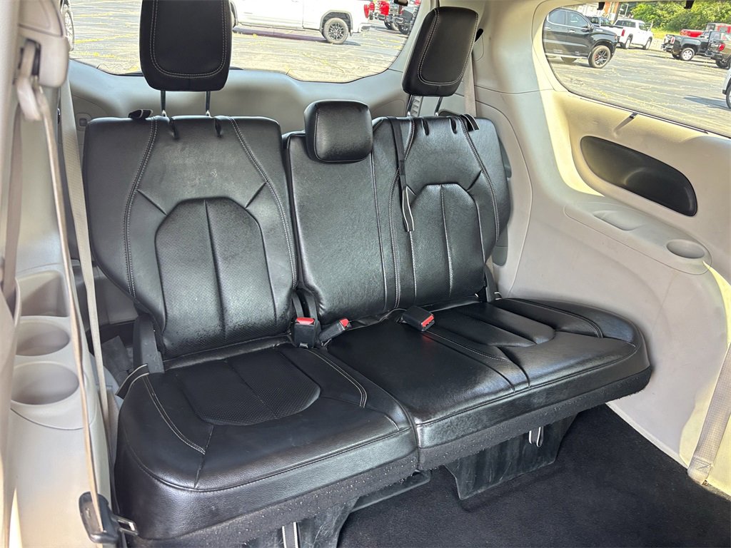 2022 Chrysler Pacifica Touring L photo 20