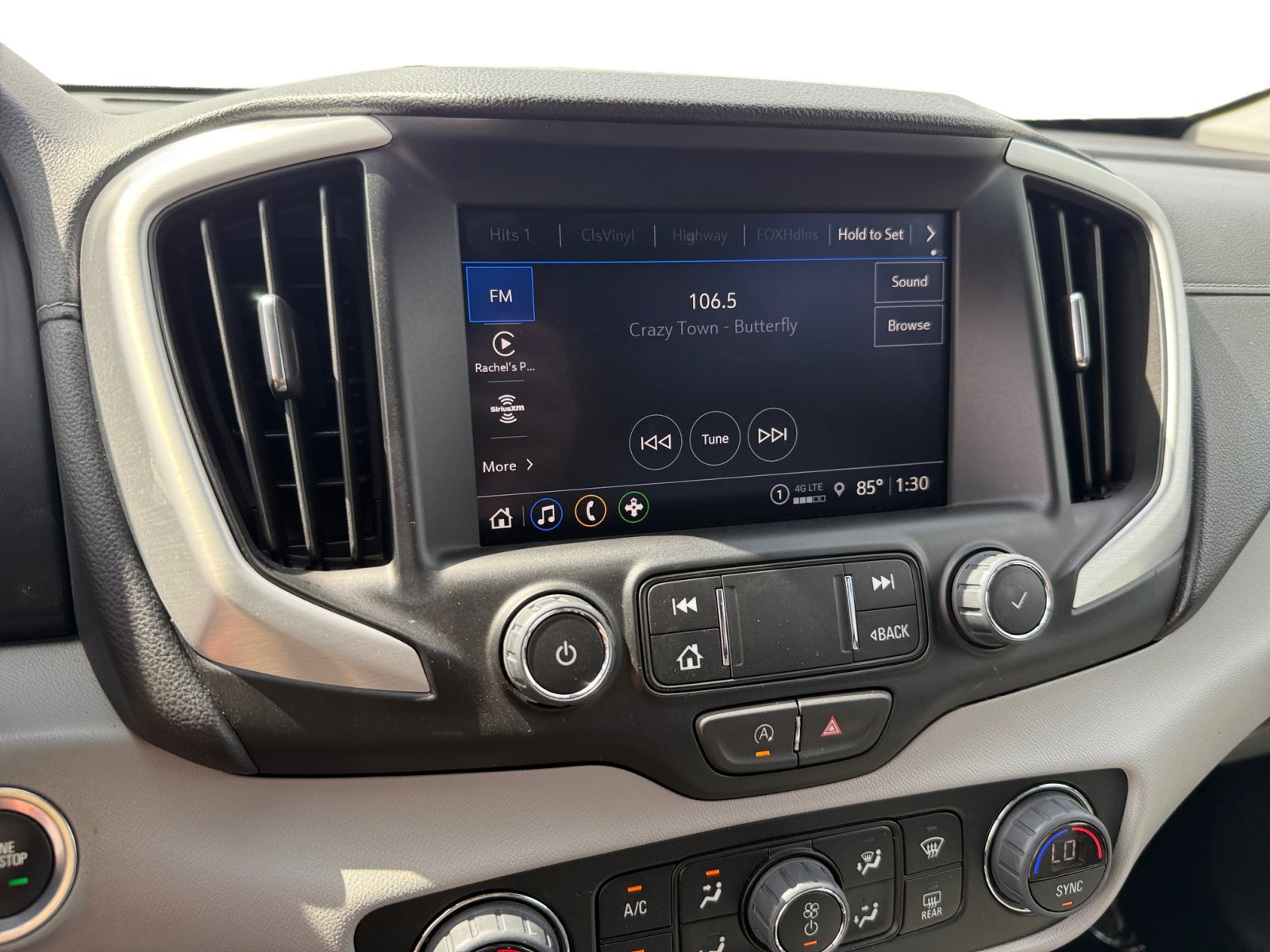 2024 Gmc Terrain SLT photo 12