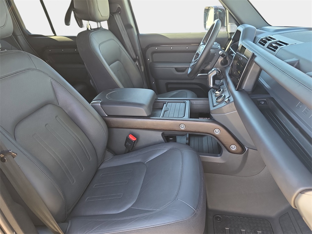 2023 Land Rover Defender 130 X photo 8