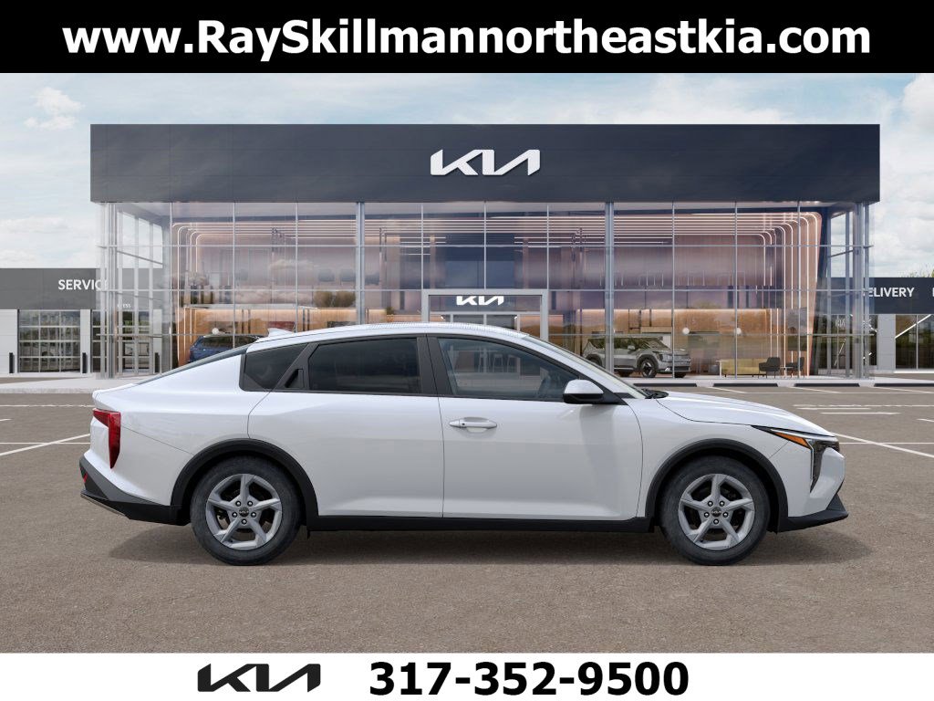 2025 Kia K4 LXS photo 5