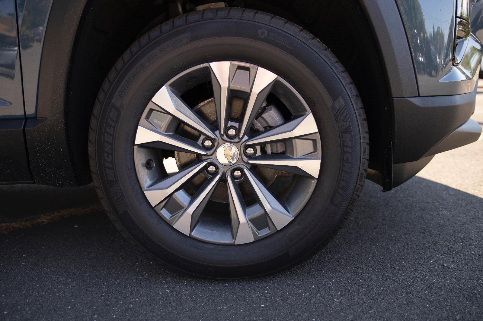 2026 Chevrolet Equinox LT photo 9