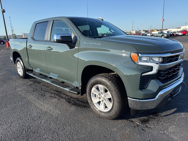 2025 Chevrolet Silverado 1500 LT photo 3