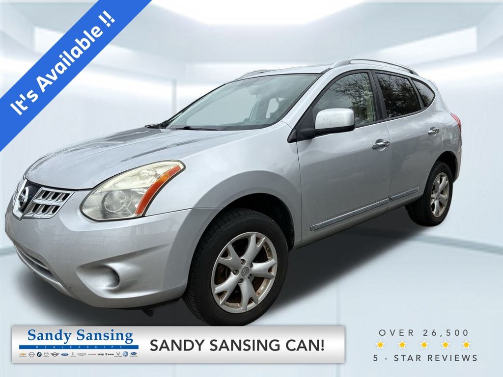 2011 Nissan Rogue SV's photo