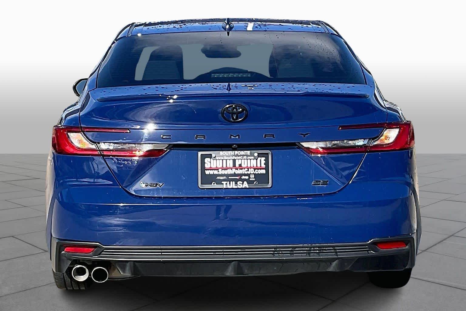 2025 Toyota Camry SE photo 4