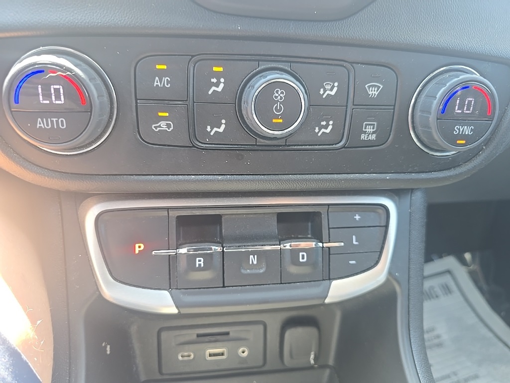 2023 Gmc Terrain SLT photo 15