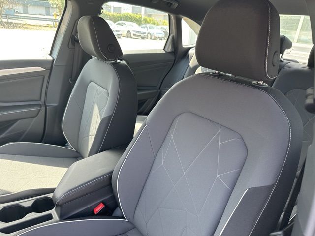 2025 Volkswagen Jetta Sport photo 10