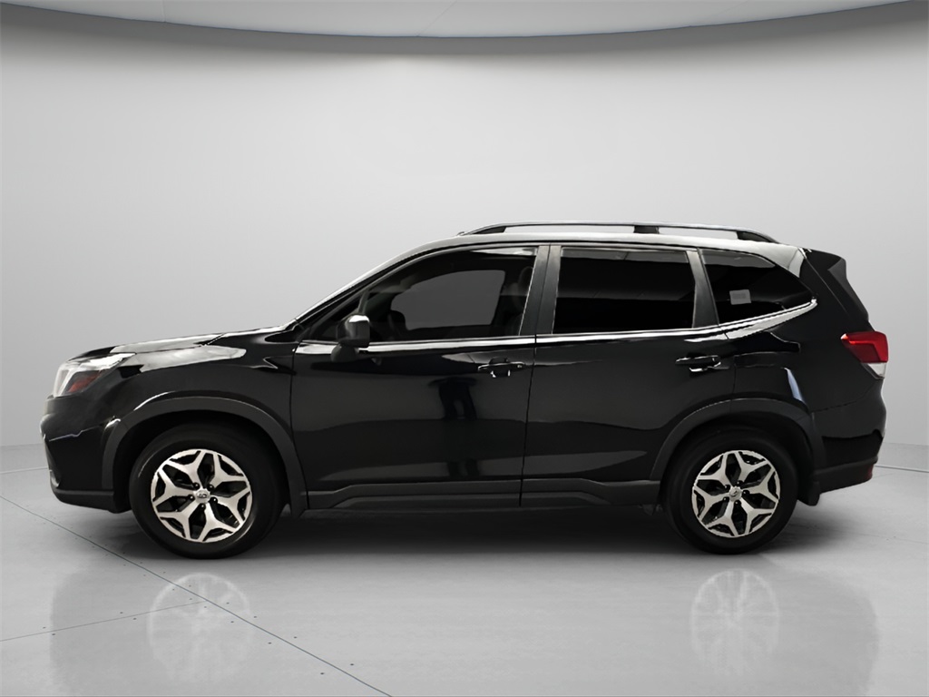 2021 Subaru Forester Premium photo 2