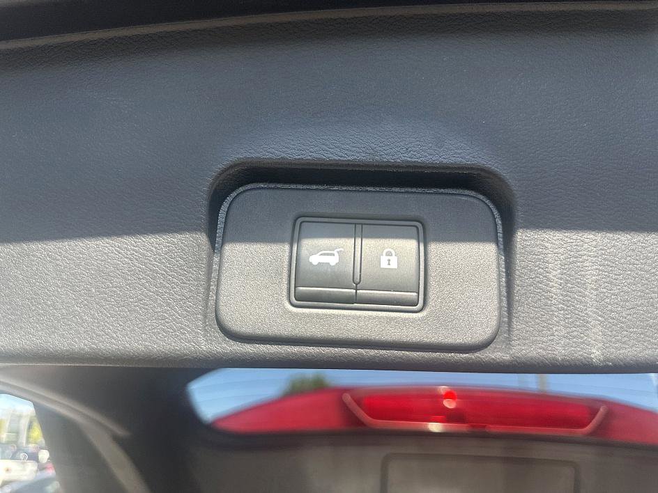 2022 Nissan Rogue SL photo 16