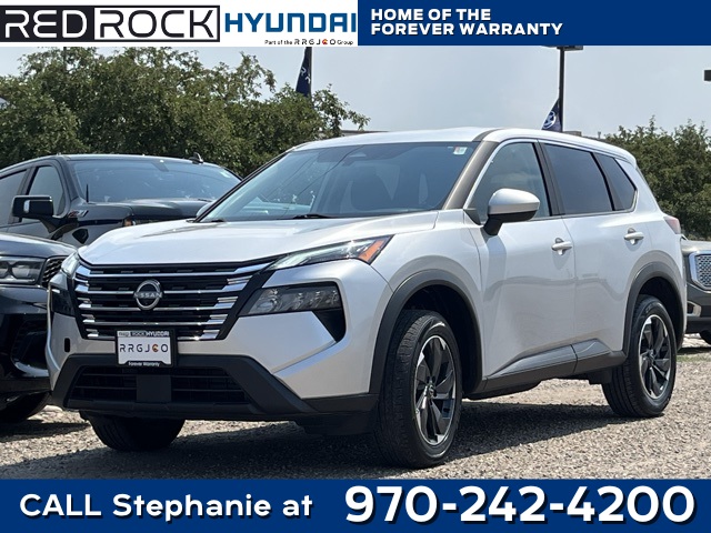 2024 Nissan Rogue SV's photo