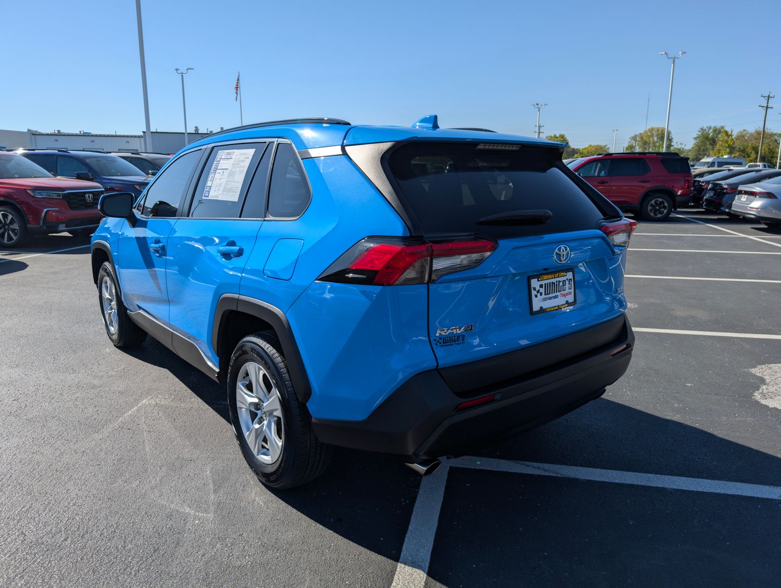 2020 Toyota RAV4 XLE photo 4