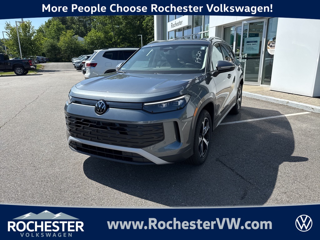 2025 Volkswagen Tiguan SE's photo