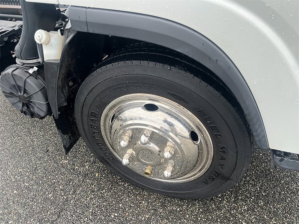 2022 Chevrolet Silverado 4500HD photo 3