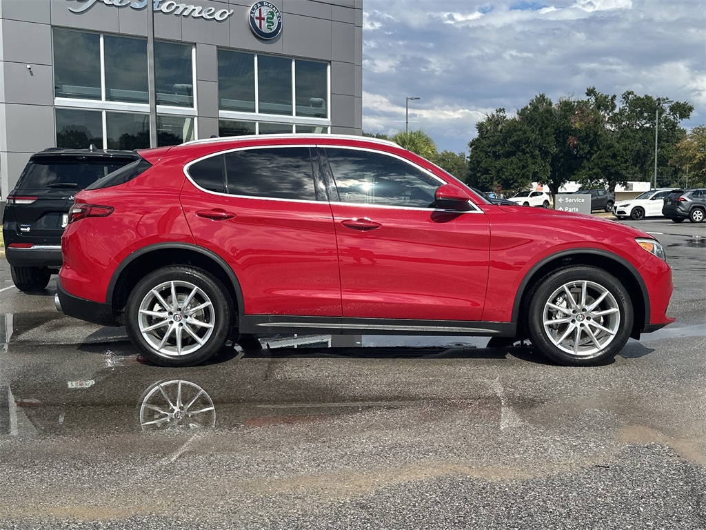 2018 Alfa Romeo Stelvio Ti photo 8