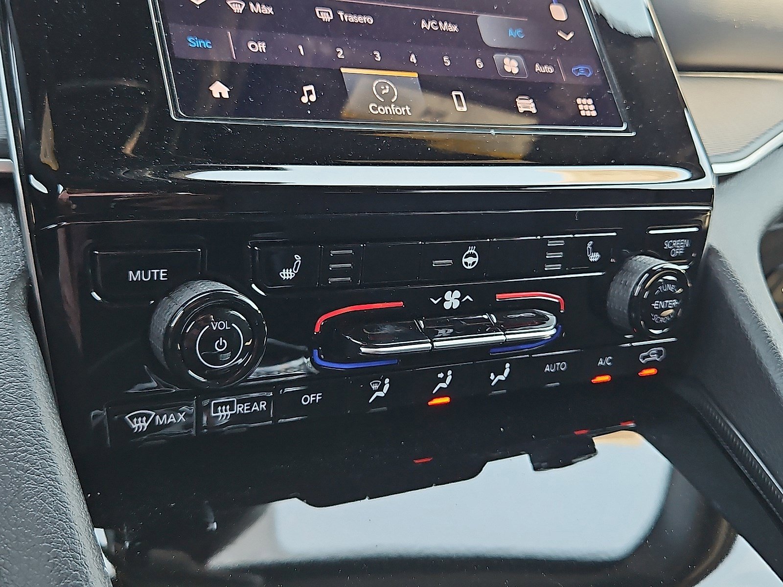 2025 Jeep Grand Cherokee Laredo X photo 31