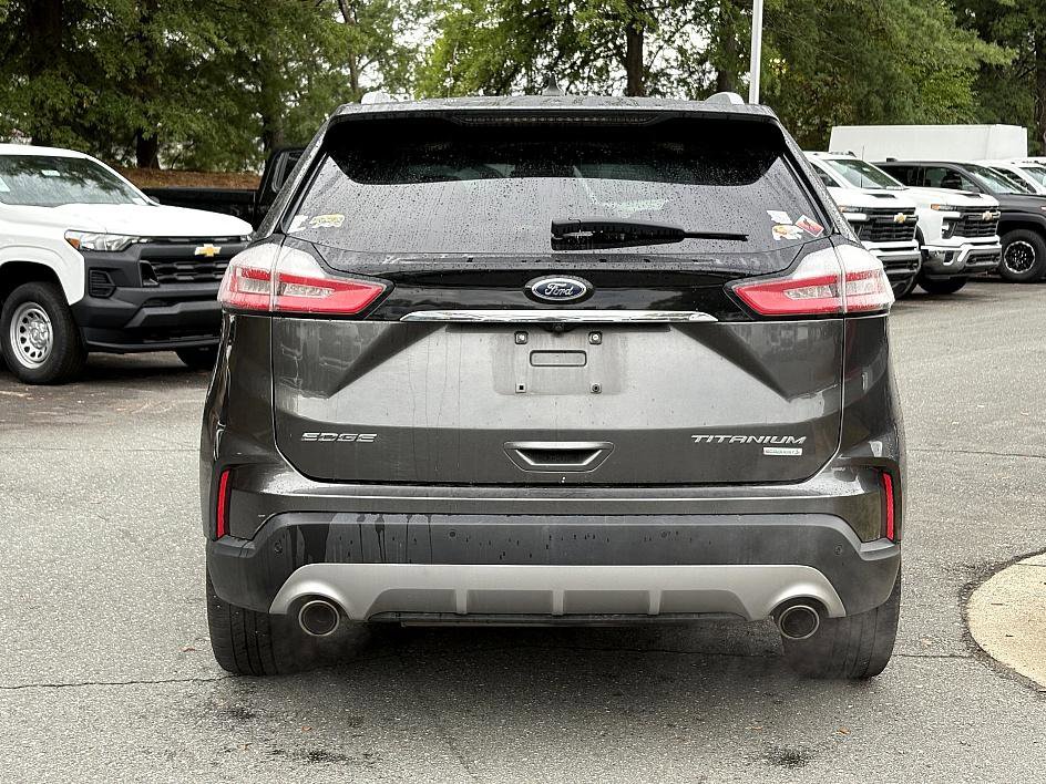 2020 Ford Edge Titanium photo 4