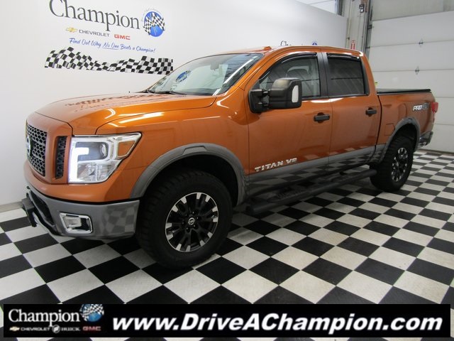 2019 Nissan Titan PRO-4X photo 8