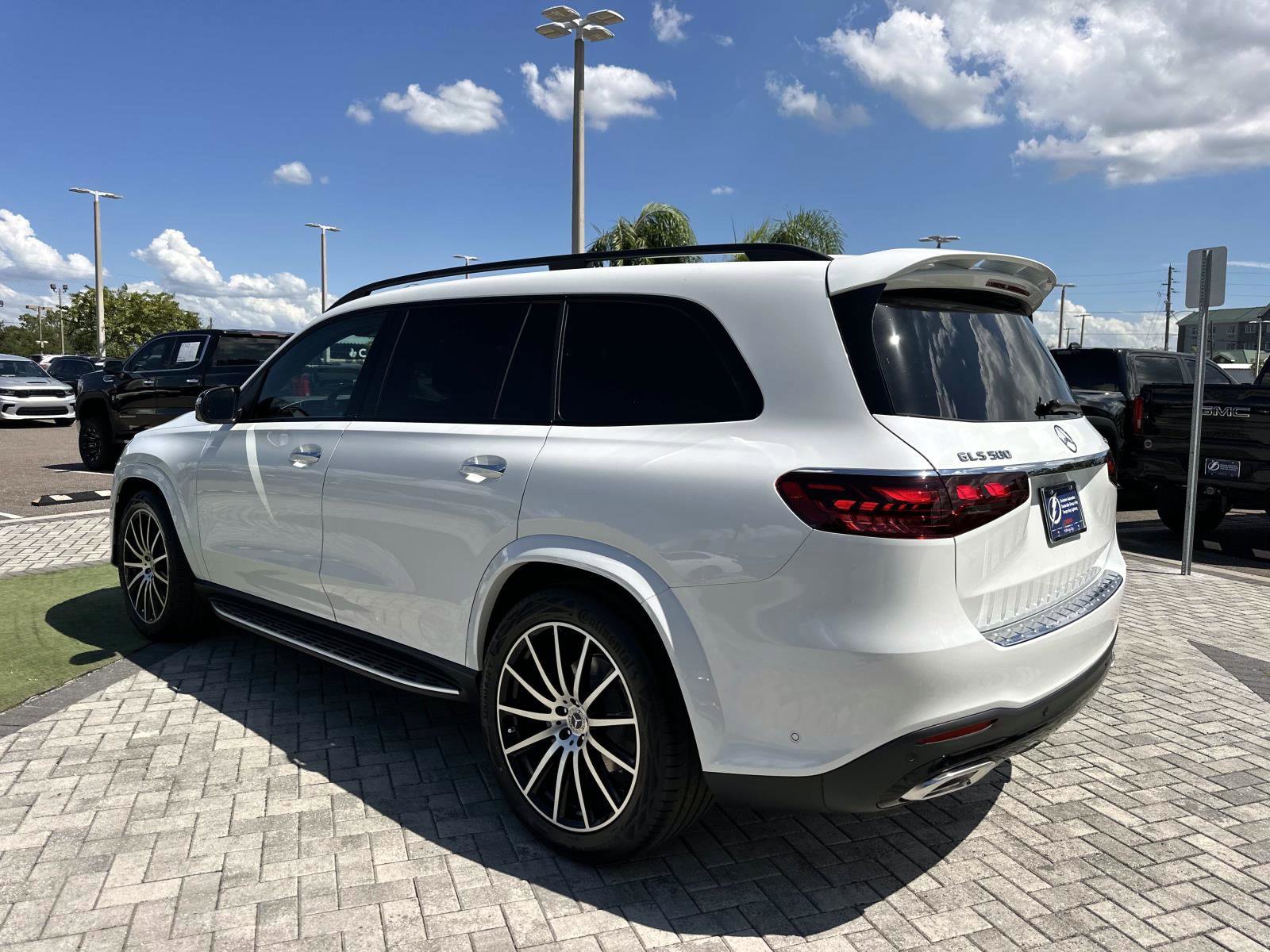 2026 Mercedes Benz GLS 580 4MATIC photo 5