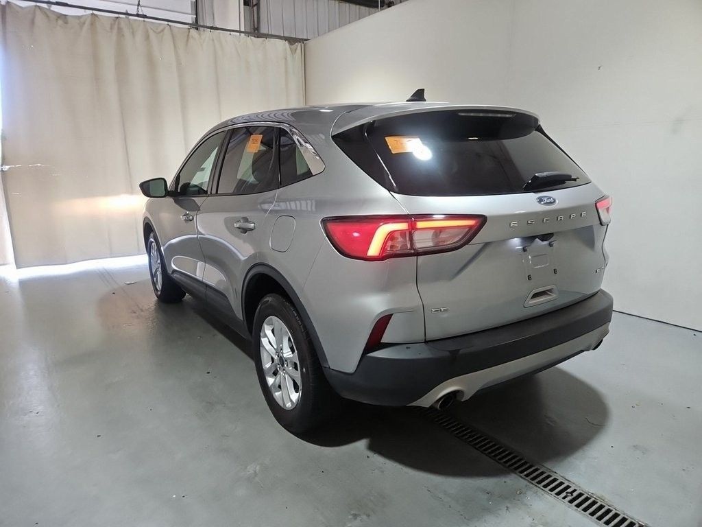 2022 Ford Escape SE photo 4