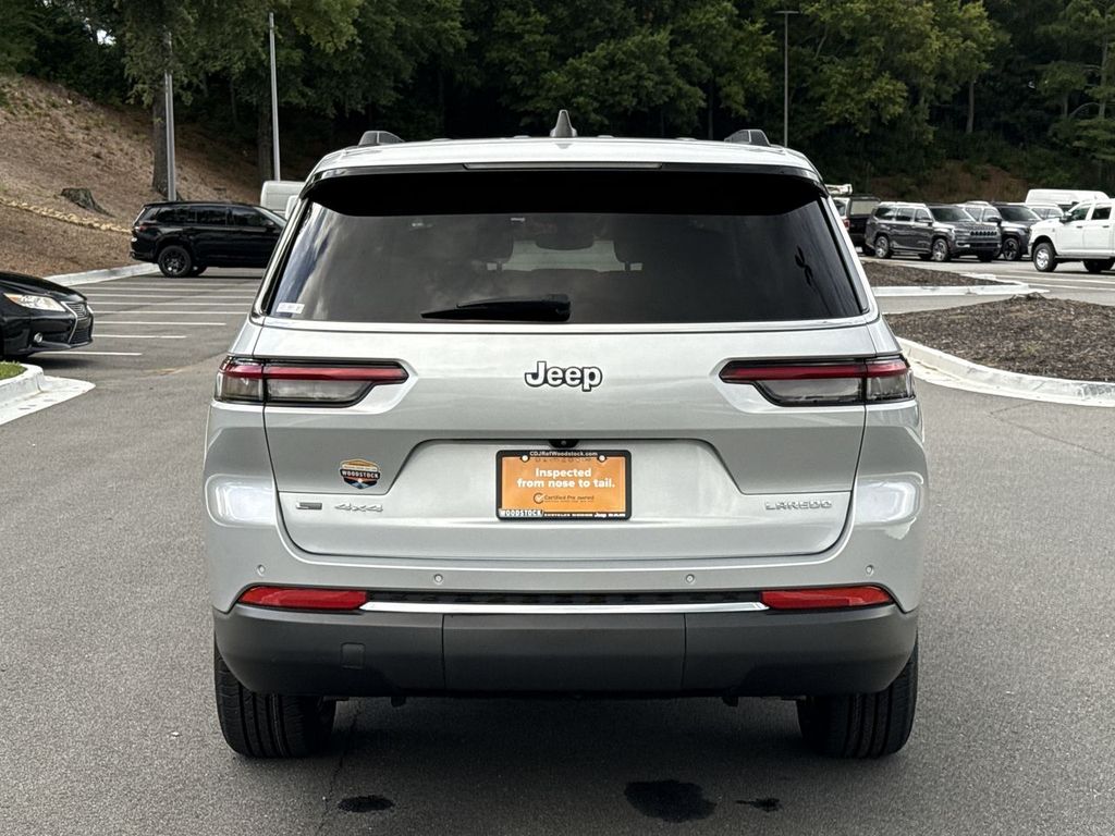 2021 Jeep Grand Cherokee Laredo photo 3