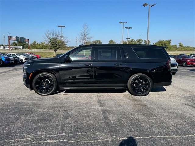 2026 Chevrolet Suburban RST photo 2