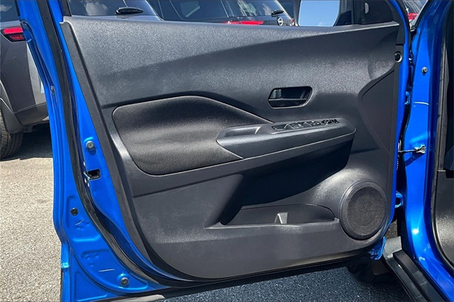 2022 Nissan Kicks S photo 18