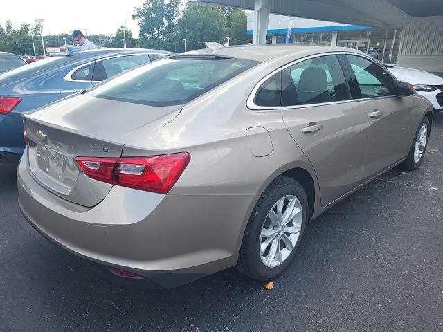2024 Chevrolet Malibu 1LT photo 3